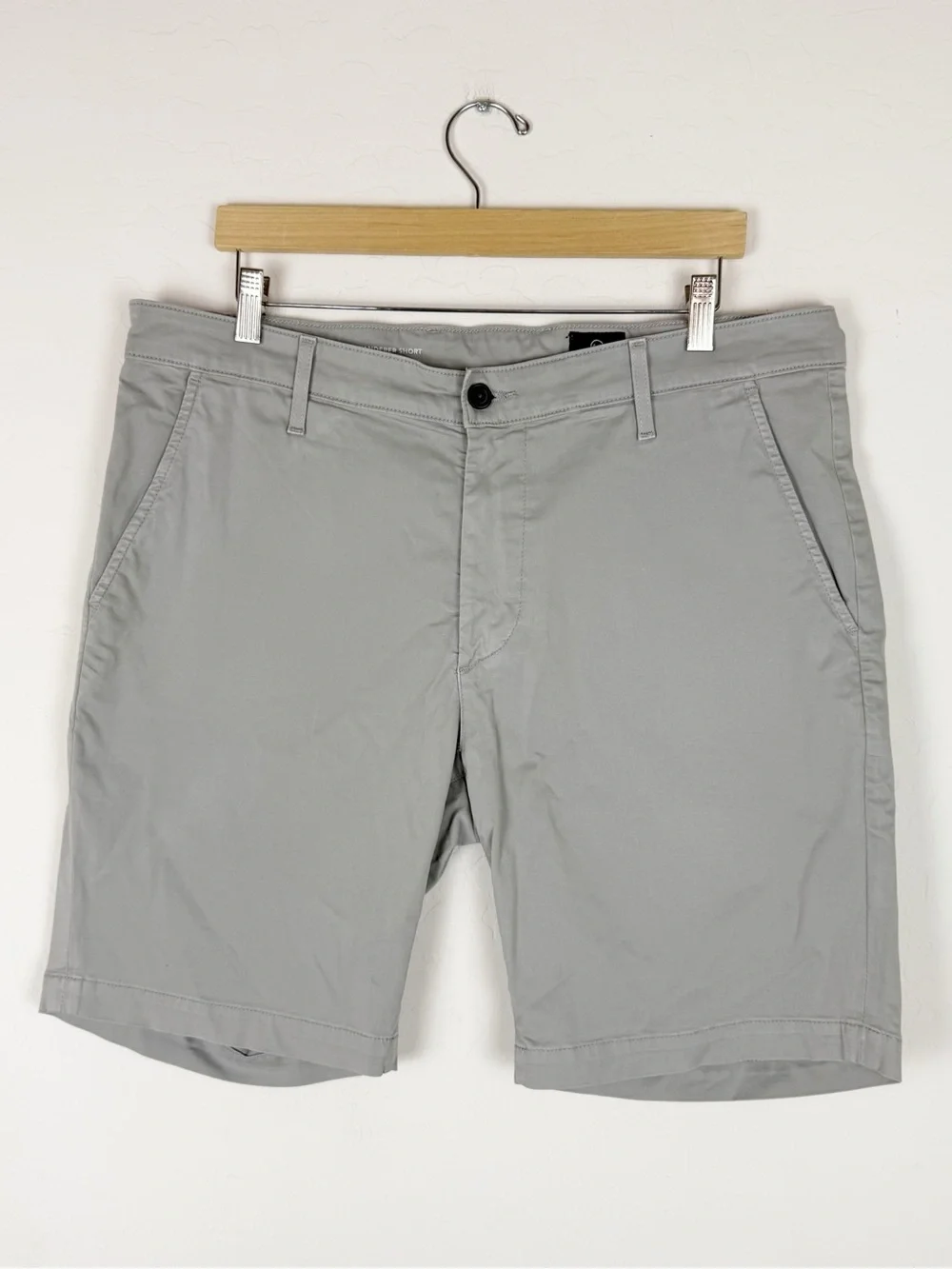 AG Adriano Goldschmied Shorts Men’s Gray The Wander Slim Chino Stretch